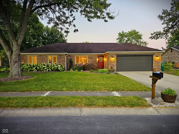 419 Raintree Dr, Danville, IN 46122