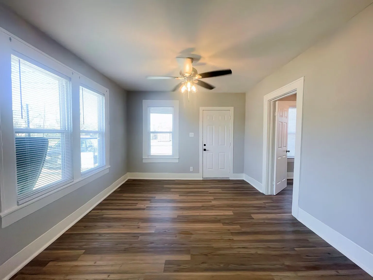2 bed, 1.0 bath, 966 sqft, $1,400 — Photo 4