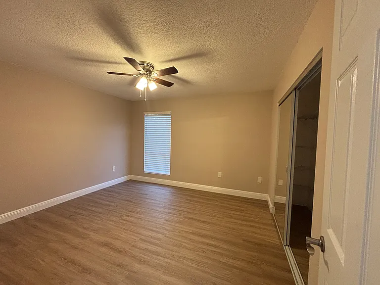 11804 Cypress Hill Cir — Photo 4