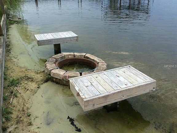 5th image of 435 Edgewater Dr