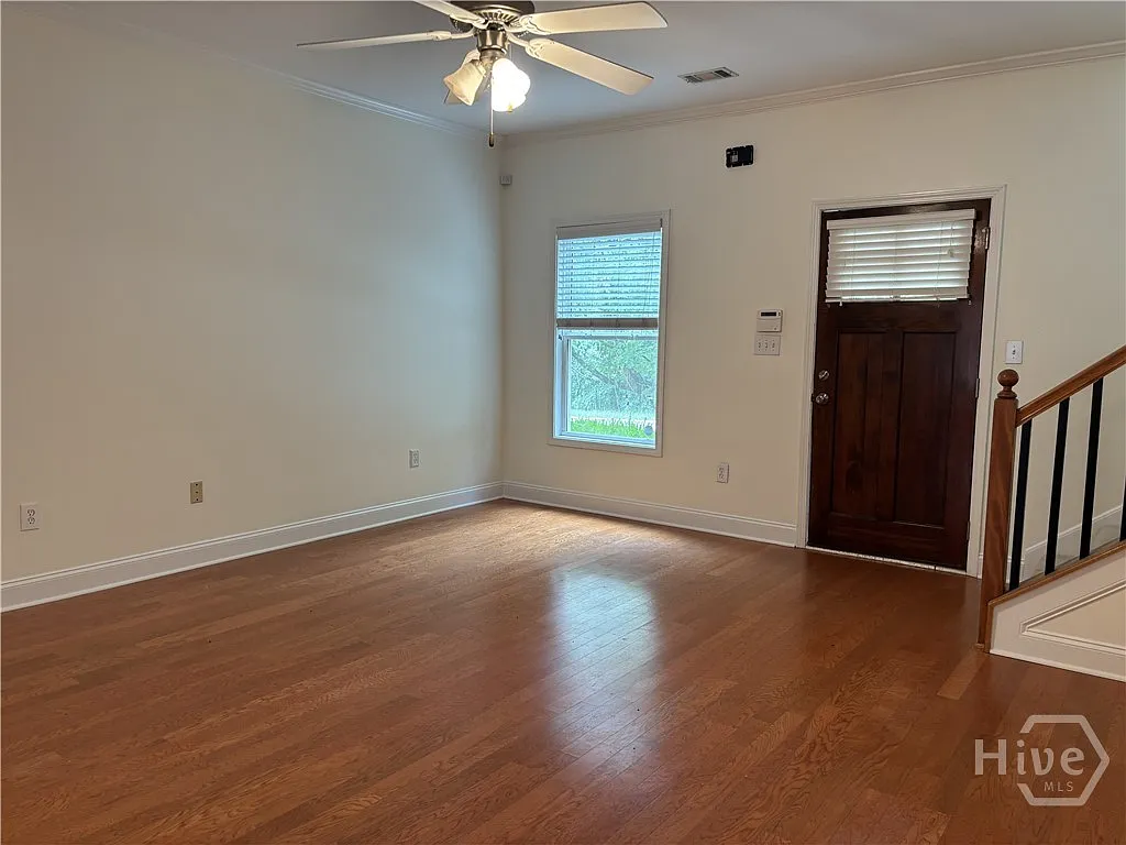2 bed, 2.0 bath, 2020 sqft, $1,850 — Photo 3