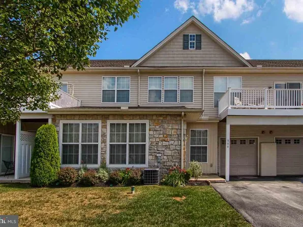 906 Crestview Ln, Stewartstown, PA 17363