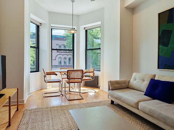 5th image of 589 Jefferson Ave Floor 3