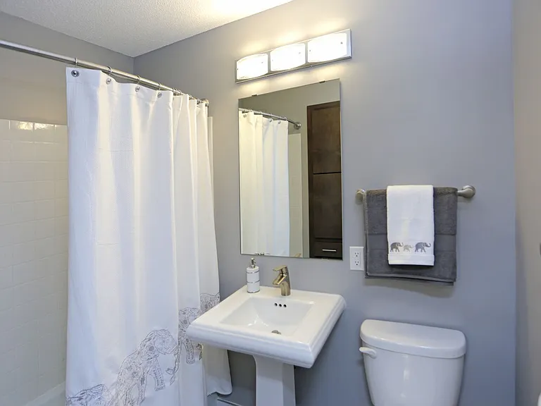 Rivergate Apartments — Photo 11