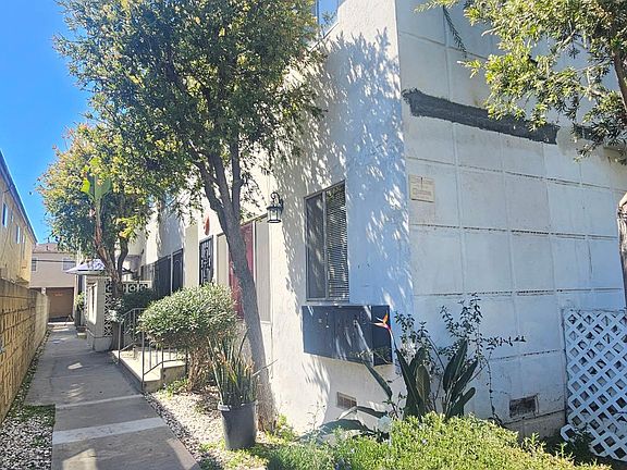 2nd image of 3747 Vinton Ave #B8