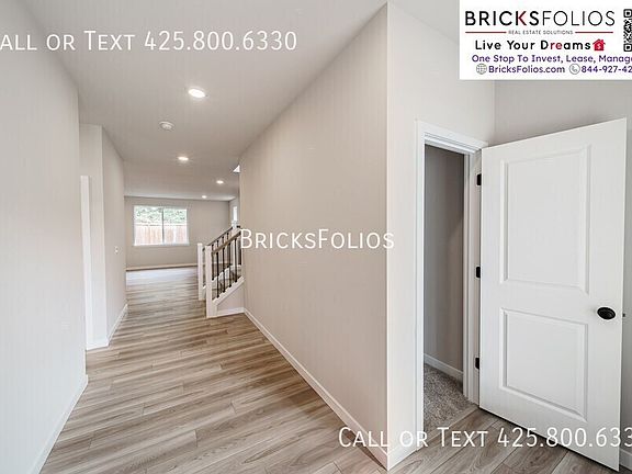 5th image of 8575 52nd Pl NE