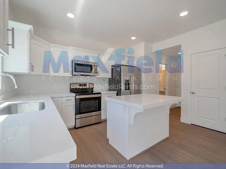 1598 N 1950 E — Photo 5