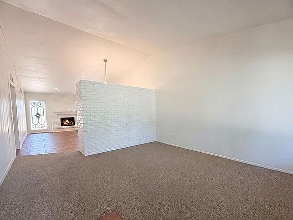 5th image of 1304 W Alamo Dr