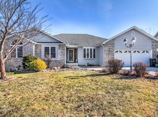 1240 Waterside Ln, Crown Point, IN 46307