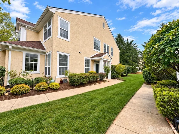 95 Ashford Dr, Plainsboro, NJ 08536