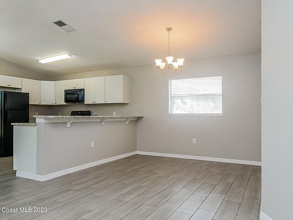 5th image of 2450 Saint Pauls Dr