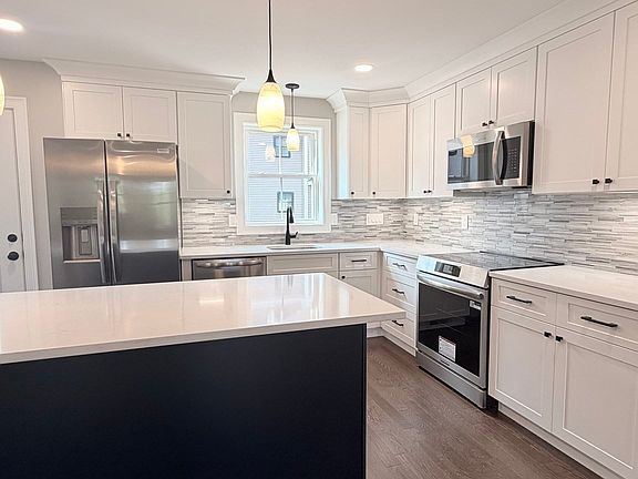 3rd image of 9 Acton Rd #6