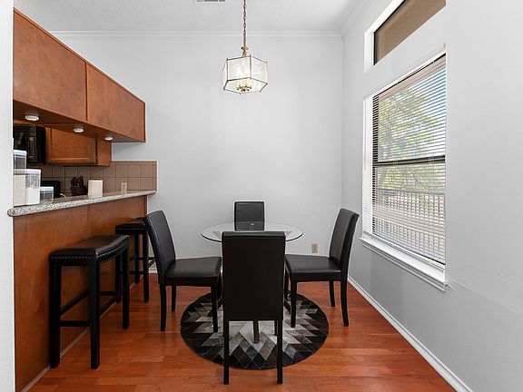 5th image of 2802 Nueces St APT 303