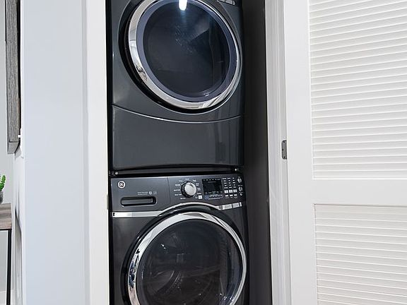 2nd image of 18535 Burbank Blvd #304