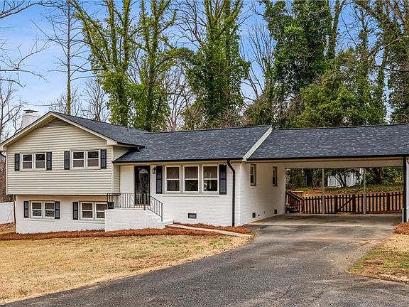 2nd image of 1113 Rustic Rd