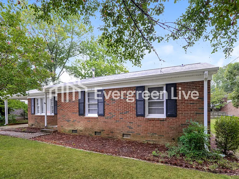 1011 Holly Dr — Photo 15