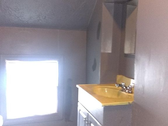 2nd image of 3468 W 63rd St #Up