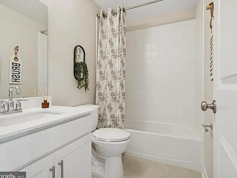 51 Silverbell Ave — Photo 17