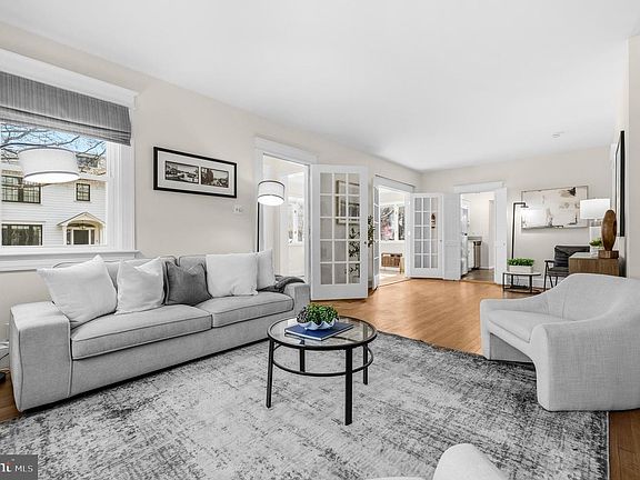 4th image of 3032 Stephenson Pl NW