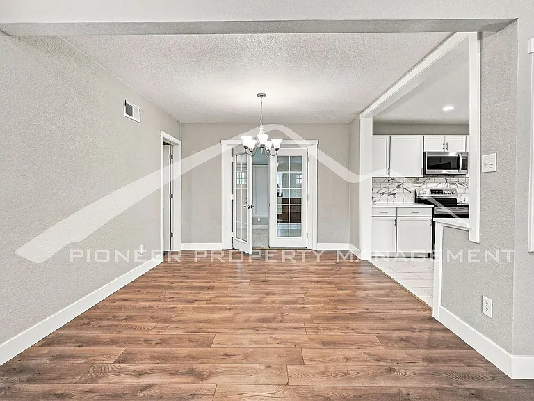 1235 Scranton St — Photo 5