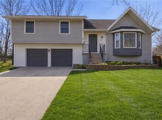 10809 W 76th St, Shawnee, KS 66214