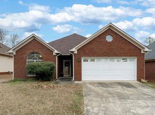 504 Lakeside Cir, Center Pt, AL 35215