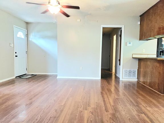 3rd image of 4901 Huntington Dr