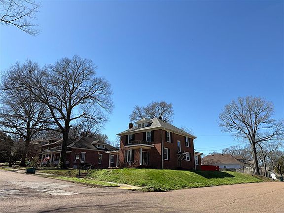 5th image of 145 Terrace Pl