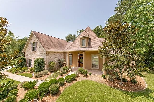 2nd image of 305 Murphy Ct