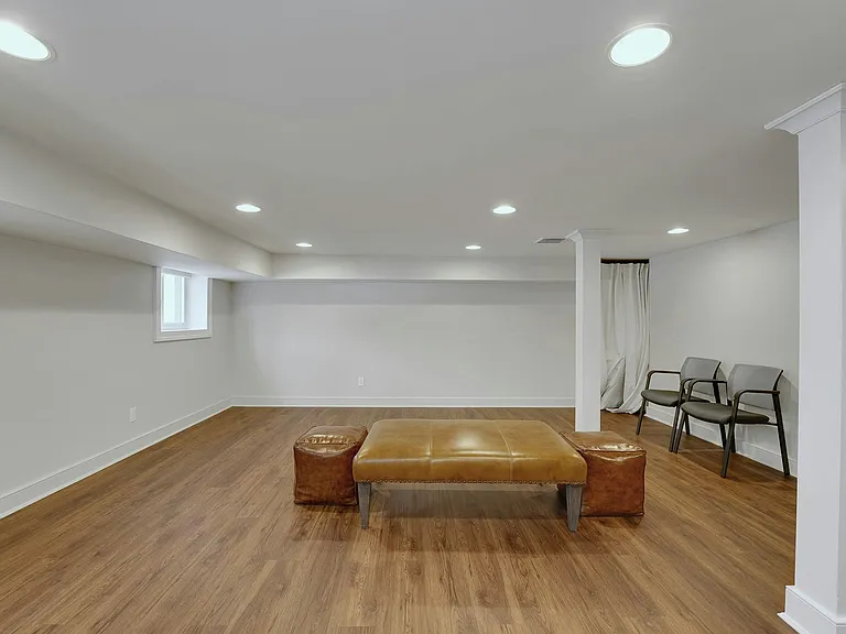 41 Fairview Ave — Photo 33