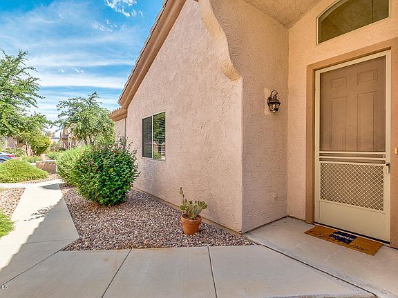 4th image of 1575 E Manor Dr