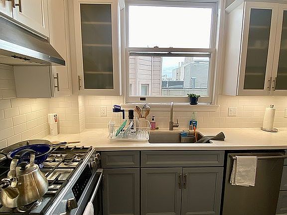 3rd image of 1740 Franklin St APT 6