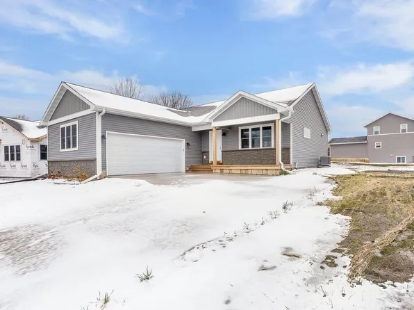 1104 Kamperschroer Way, Sun Prairie, WI 53590