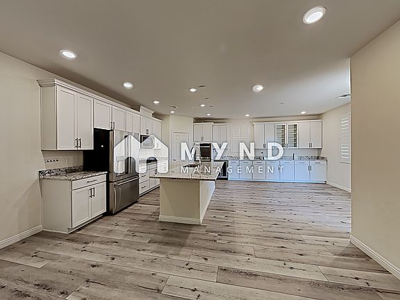 3rd image of 926 Cherry Glen Pl