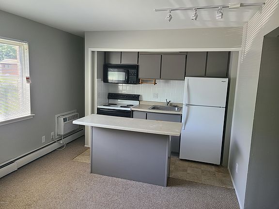 3rd image of 2229 Helen Ave #1