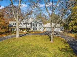 8395 N Pelican Ln, River Hills, WI 53217