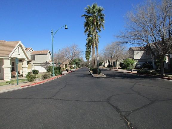 4th image of 2266 S Barrington