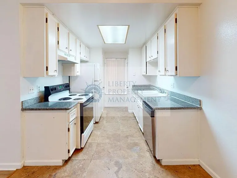 1313 Floyd Ave #119 — Photo 6