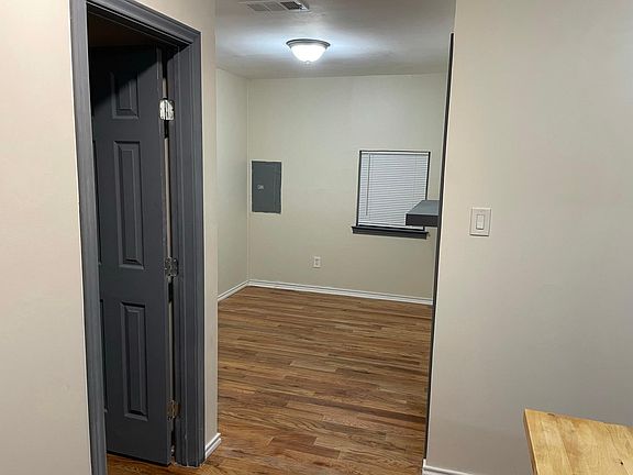 3rd image of 1366 Cy Blackburn Cir #B