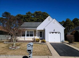 113 Chesterfield Ln, Toms River, NJ