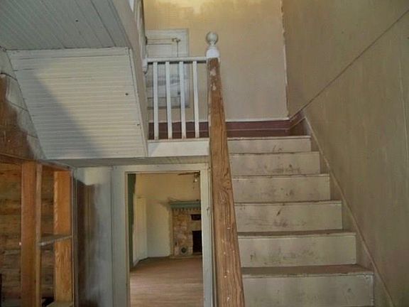 2nd image of 800 Lackland St