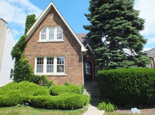 317 S Main St, Mount Prospect, IL 60056