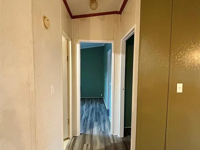 111 Lakeside Woods Dr — Photo 12