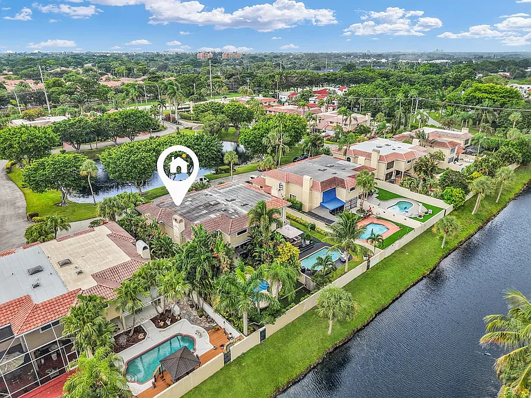 753 Villa Portofino Cir — Photo 43