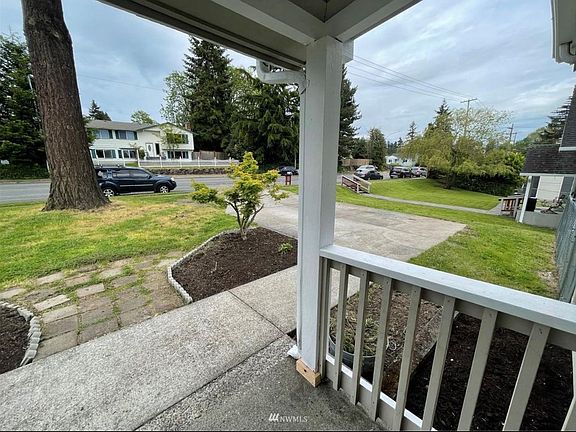 3rd image of 8628 Yakima Ave