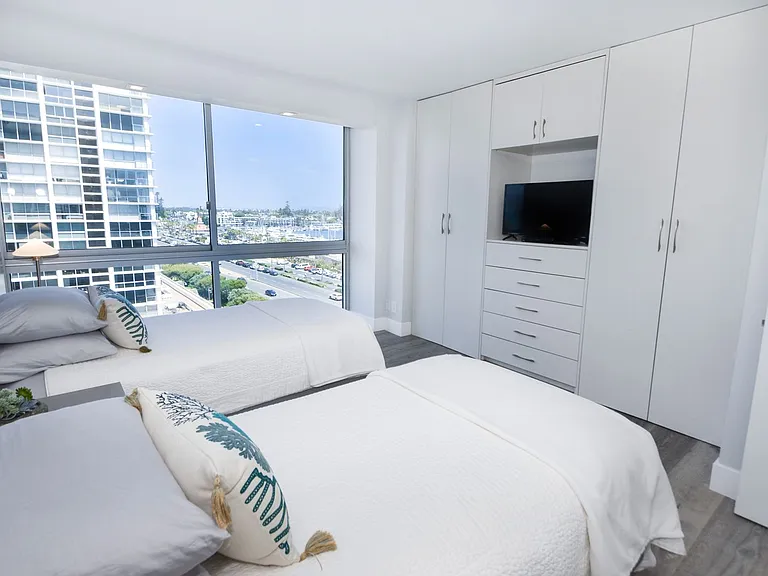 1810 Avenida Del Mundo #704 — Photo 15
