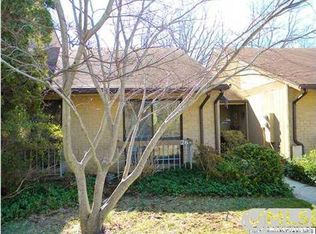 26 Danbury Ct, Red Bank, NJ 07701
