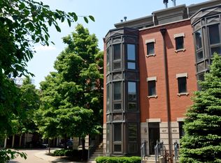 407 N Clinton St, Chicago, IL 60654