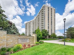 40 N Tower Rd APT 5A, Oak Brook, IL 60523