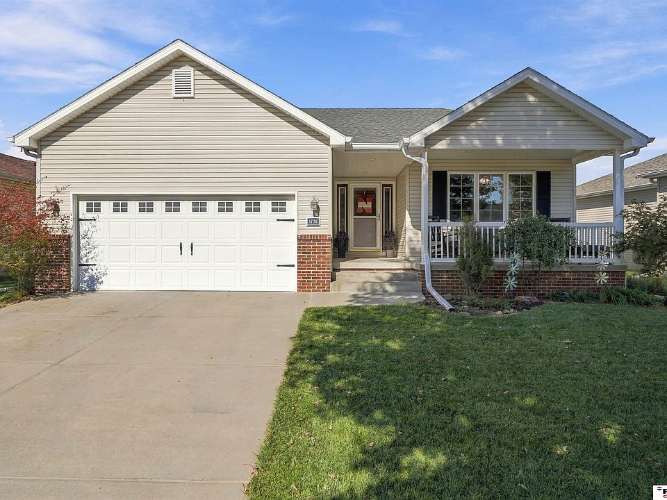 1st image of 1738 Blackhawk Dr